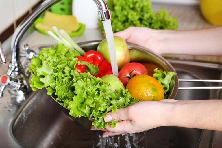 loại nước có độ pH từ 10 trở lên được cho là có hiệu quả trong việc làm sạch thực phẩm
