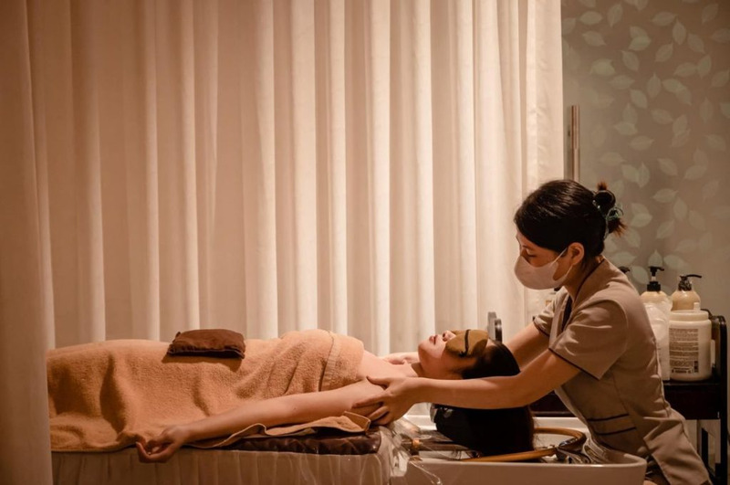 Đầu tư quá nhiều vào mặt bằng và thiết kế